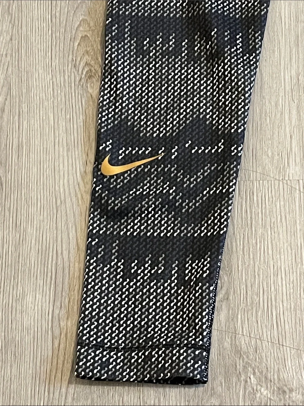 Nike Black and White Textured Pro Training Leggings